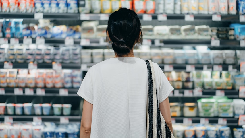 ACCC launches inquiry into food labelling claims after Four Corners investigation