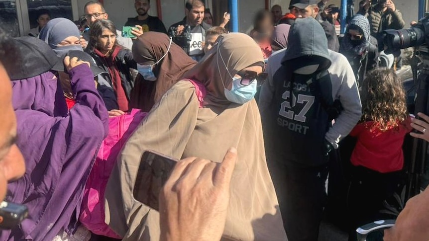 Australian government 'deciding factor' in departure of ISIS-linked families from Syria