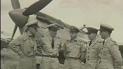 Aviation enthusiasts fight plan to sell off the birthplace of RAAF