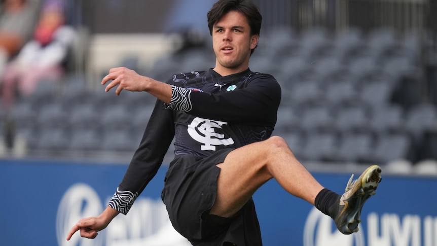 Blues confirm Hollands has been admitted to hospital after concerning scenes