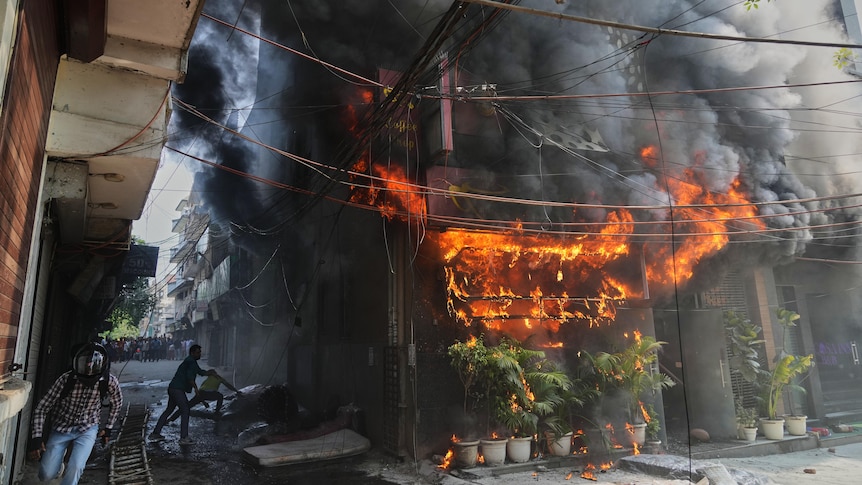 Delhi hotel fire kills at least 21 people, injures dozens