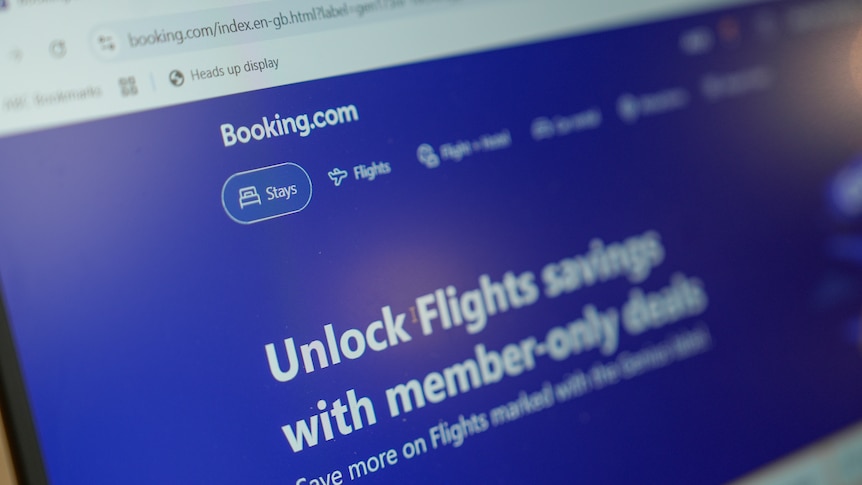 'Everything looked real': How scammers are hijacking your holiday