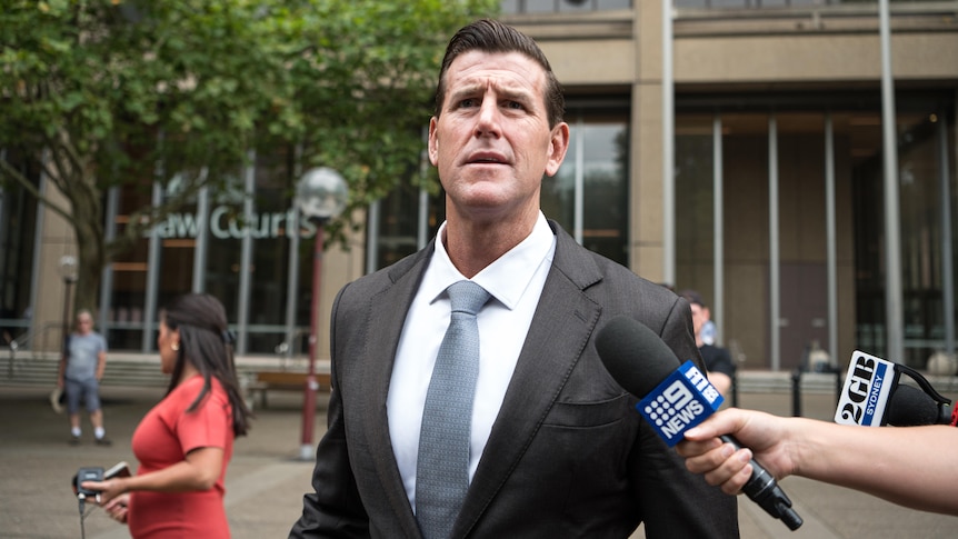 Federal MPs urged not to speak out about looming Ben Roberts-Smith trial