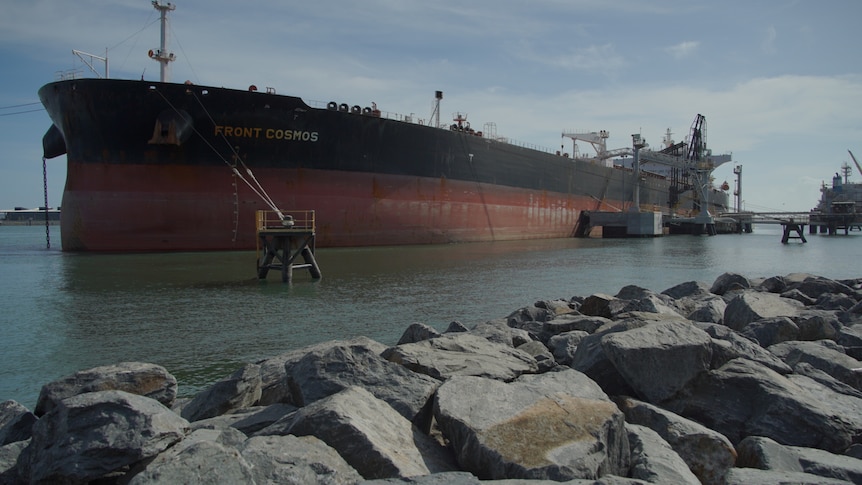 Government announces program to unlock land for oil infrastructure