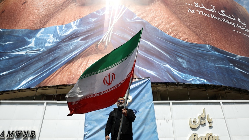 Iran ready for 'renewed' hostilities as Trump cools on peace proposal