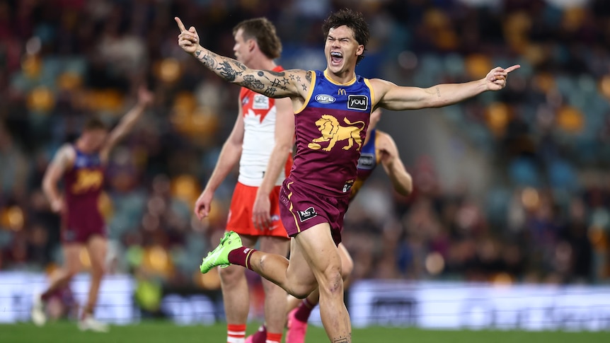 Live: Lions roar back in form with big win over Swans