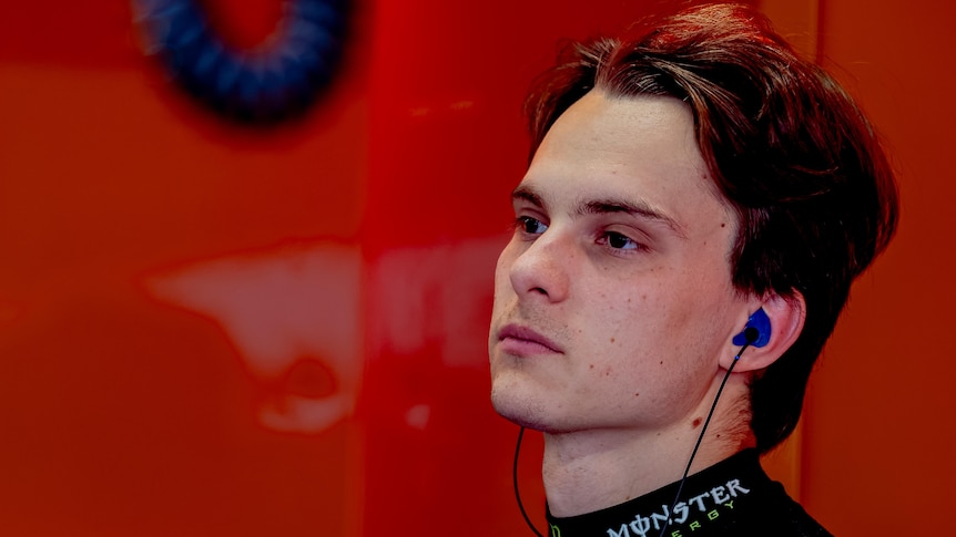 Live: Piastri starts seventh in Spain, F1 title leader pledges 'full attack'