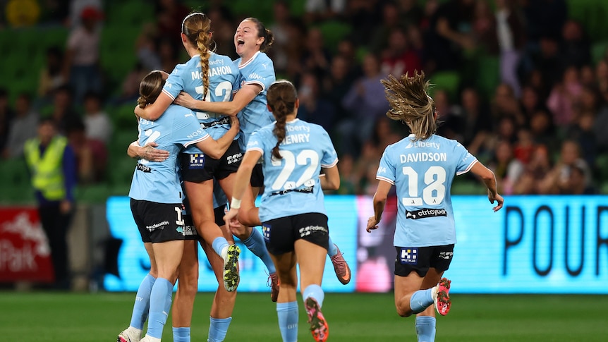 Melbourne City claims ALW championship as Matildas stars shine against Phoenix