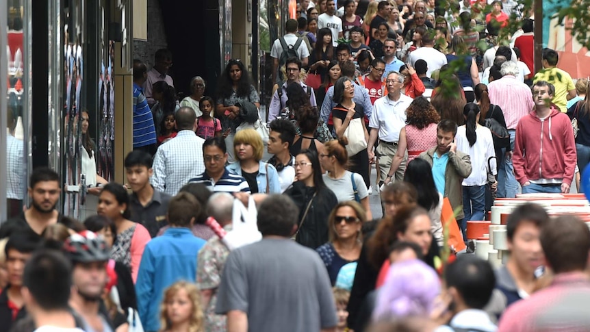 Migration dips as Coalition accuses government of failing to meet targets