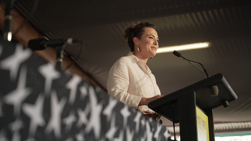 NT chief minister pledges future for remote town after Rio Tinto closure