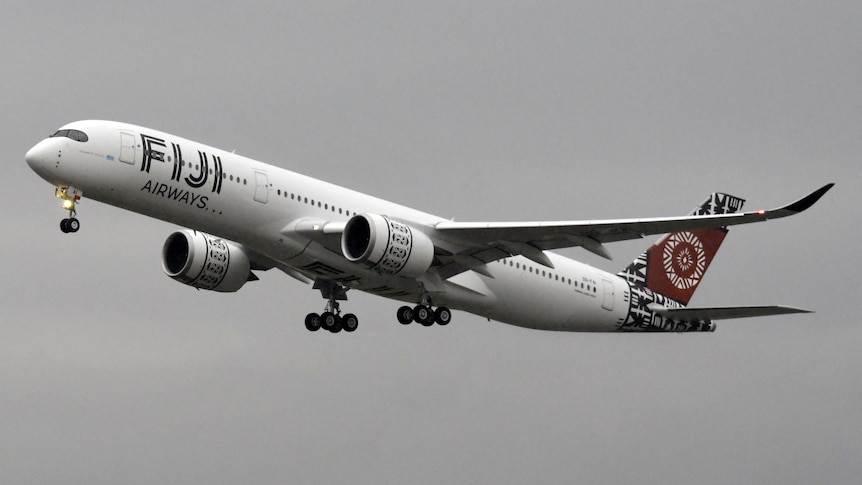 Passengers vomiting 'up and down' aisles as Fiji flight aborts three landings