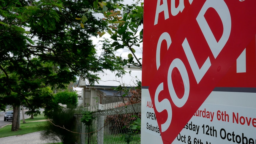 'Pretty rare to see clearance rates this low': Property slump tipped to continue