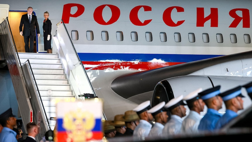Putin and Iranian president arrive in India for summit focusing on war