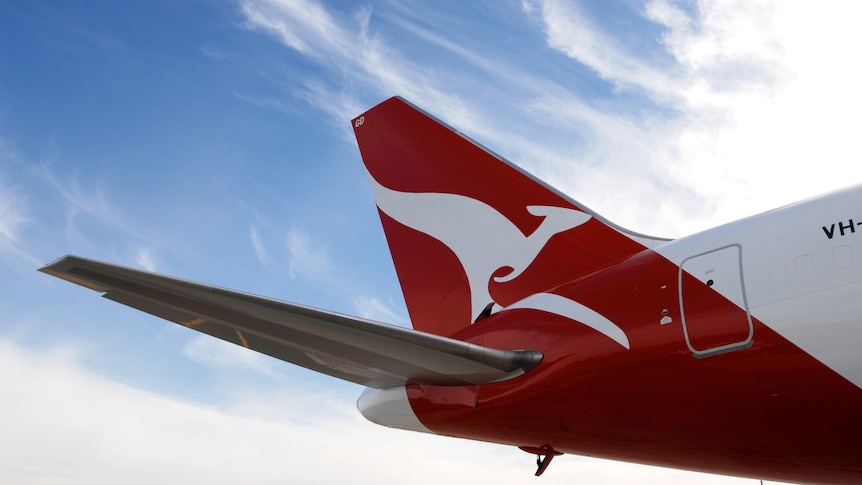 Qantas customers warned not to delete email about $105m settlement