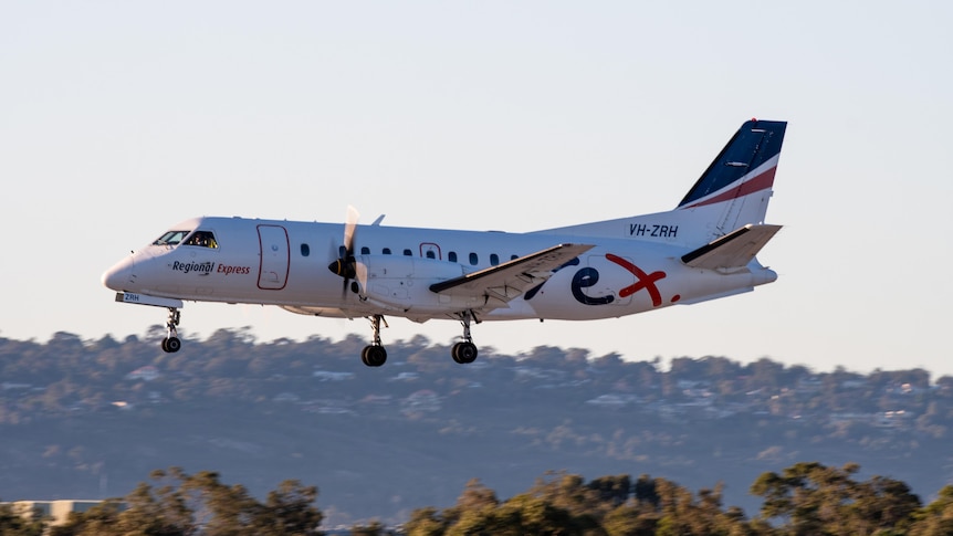 Rex Airlines announces service cuts in Victoria and Tasmania