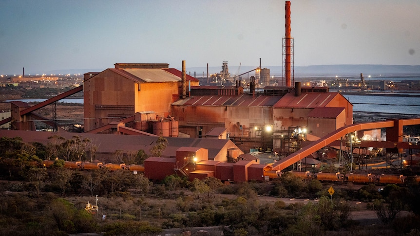 SA premier 'very concerned' over Whyalla steelworks' blast furnace