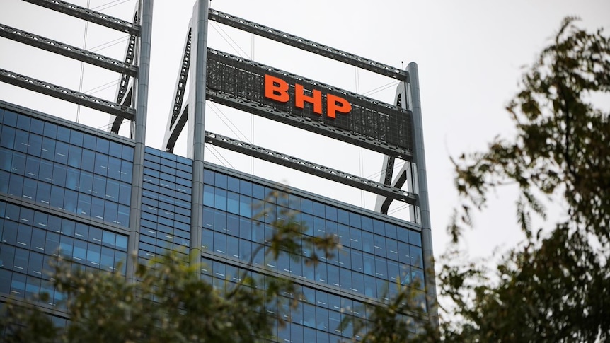 Senior Labor figures weigh in on BHP strike, cost could be $120m per day