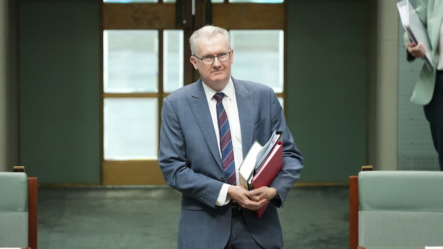 Tony Burke breaks silence on ex-ASIO agent's Bondi royal commission testimony