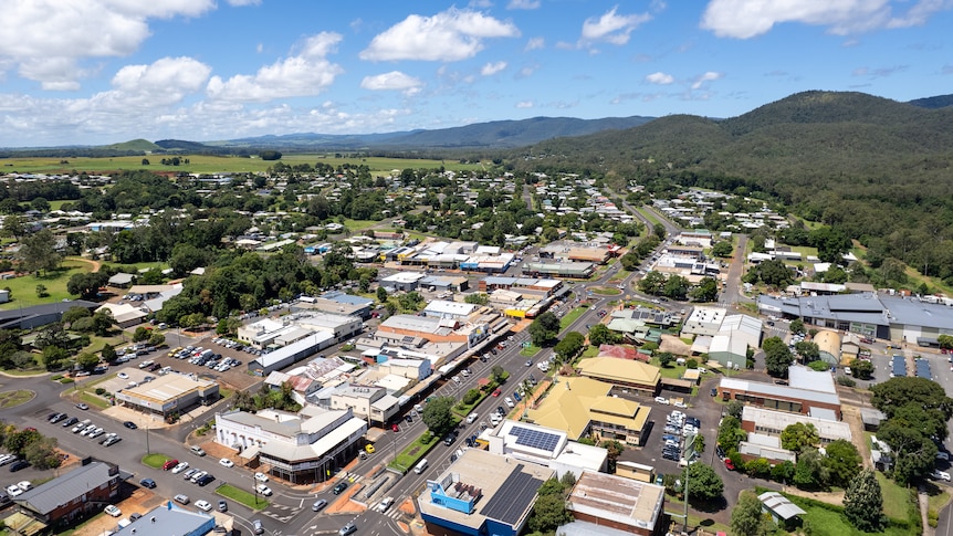 Tropics attract city dwellers in regional migration trend