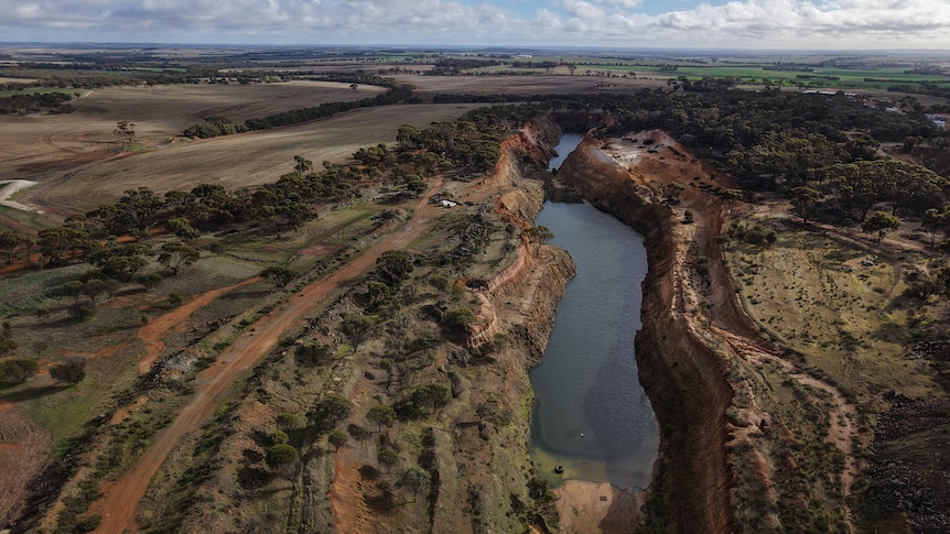 'We can't wait': WA town hopeful of economic benefits of reopening gold mine