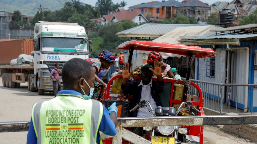 WHO says 223 suspected deaths, 906 cases in Ebola outbreak